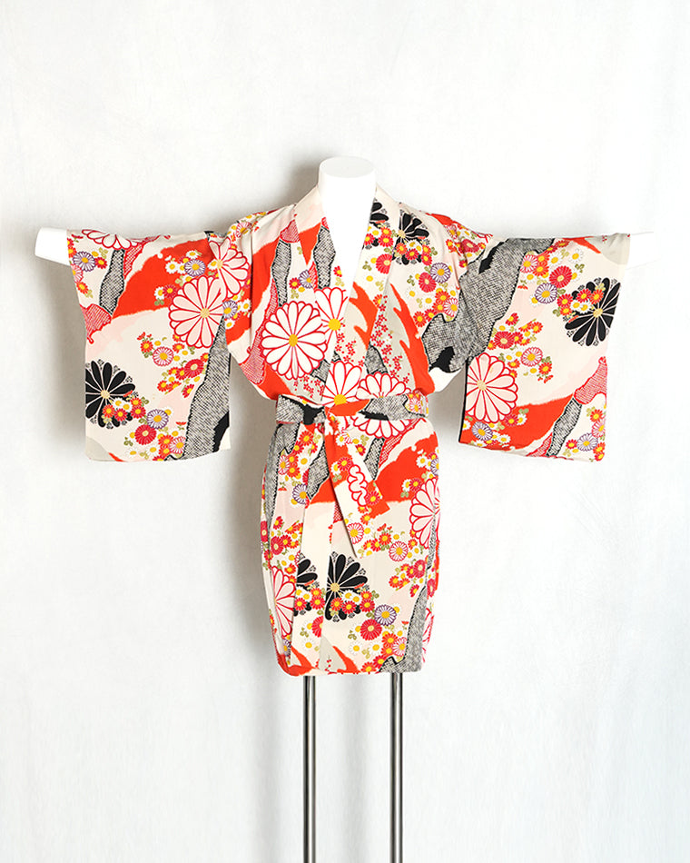 Haori-Vintage kimono model (Large and small chrysanthemum pattern)