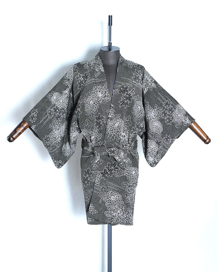 Re-designed Haori - Vintage kimono model (Chrysanthemum and maple pattern)