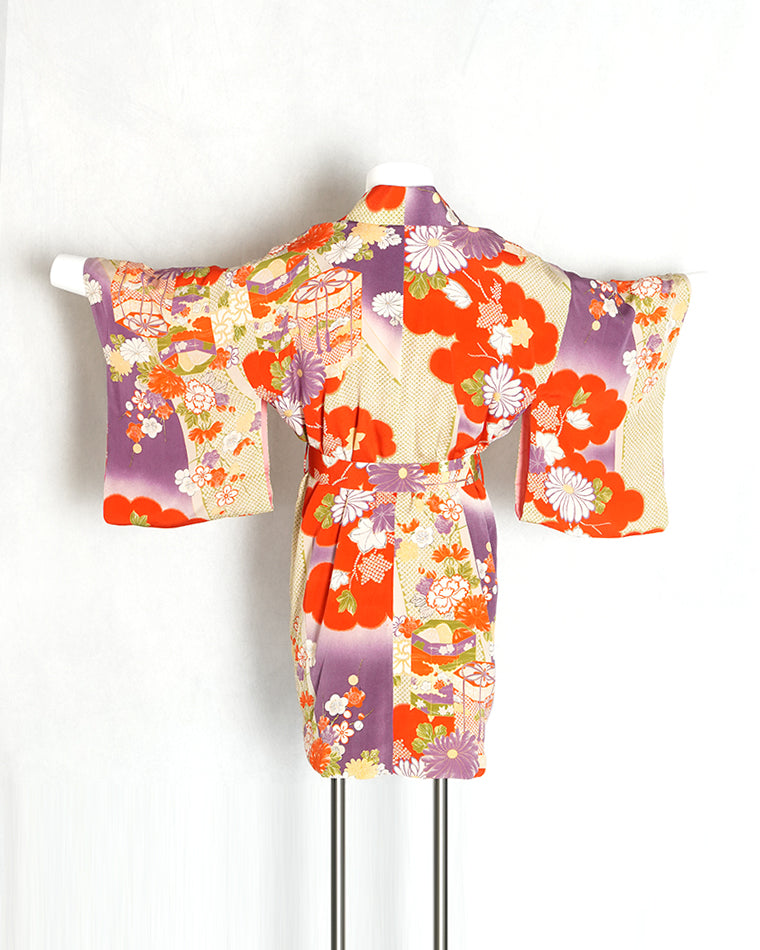Re-designed Haori - Vintage kimono model (Flower and treasure chest pattern)