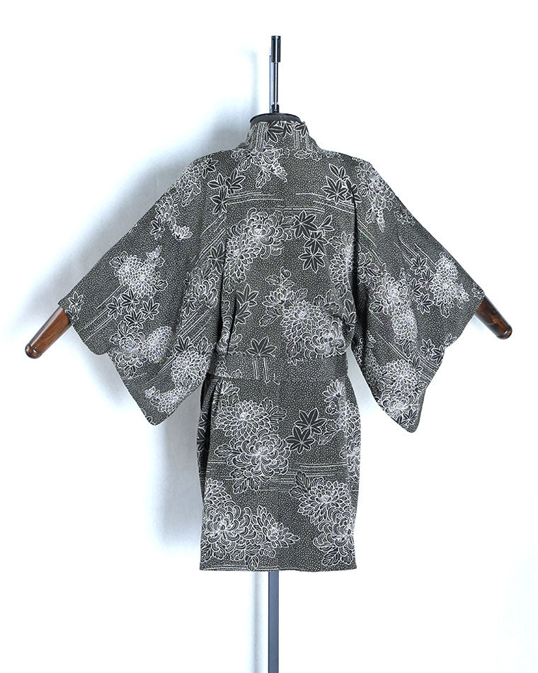 Re-designed Haori - Vintage kimono model (Chrysanthemum and maple pattern)