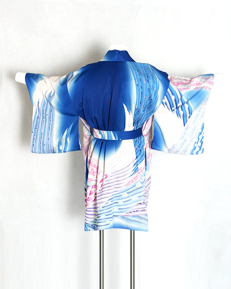 Re-designed Haori - Vintage kimono model (Blurred dyed peacock pattern)
