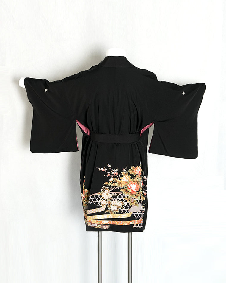 Re-designed Haori - Vintage kimono model (Golden thread crane and auspicious pattern)