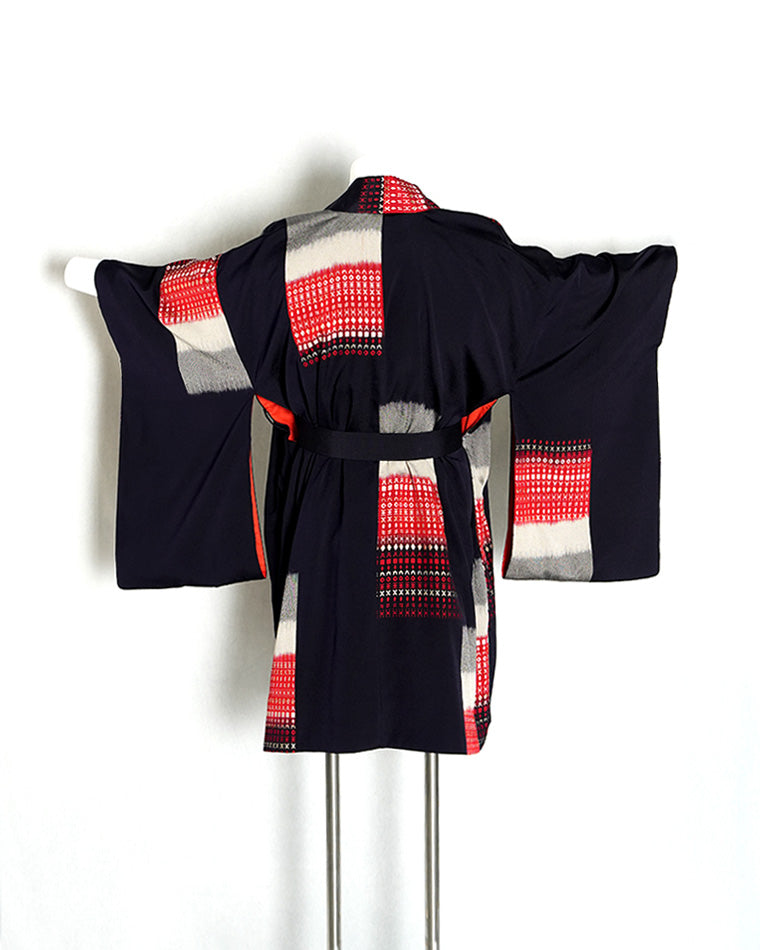 Re-designed Haori - Vintage kimono model (Geometric patterns and plaid patterns)
