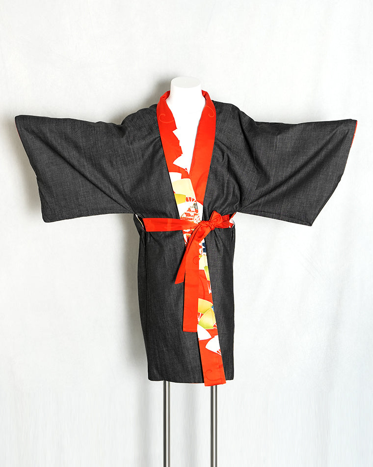 Haori-Vintage kimono model (Fan and Royal carriage pattern)
