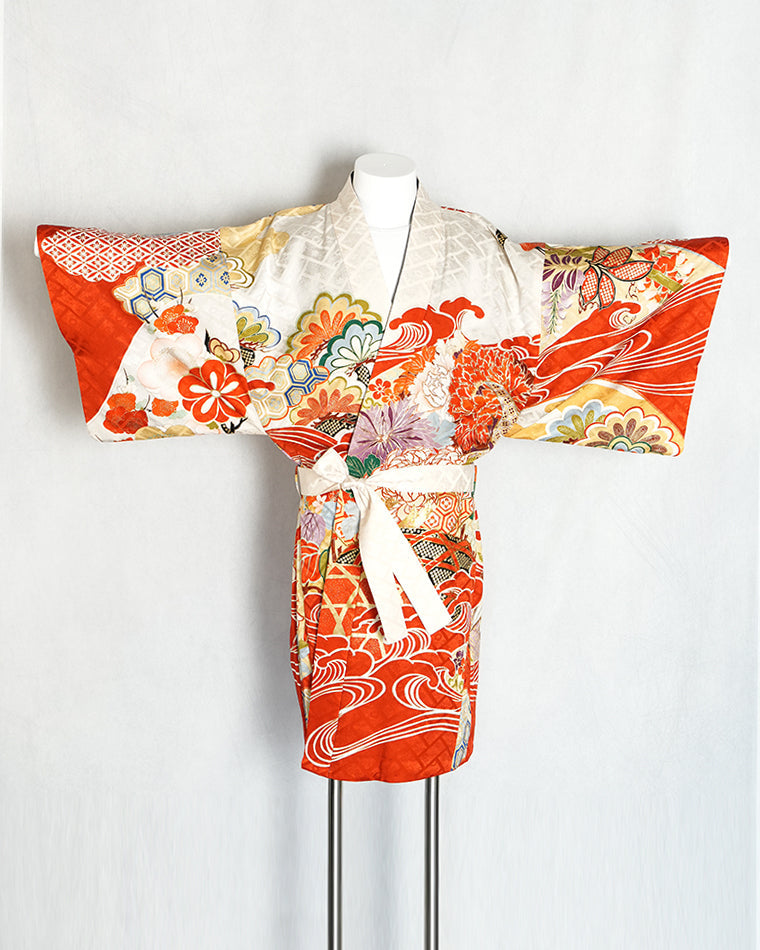 Re-designed Haori - Vintage kimono model (Pine chrysanthemum cherry auspicious pattern)