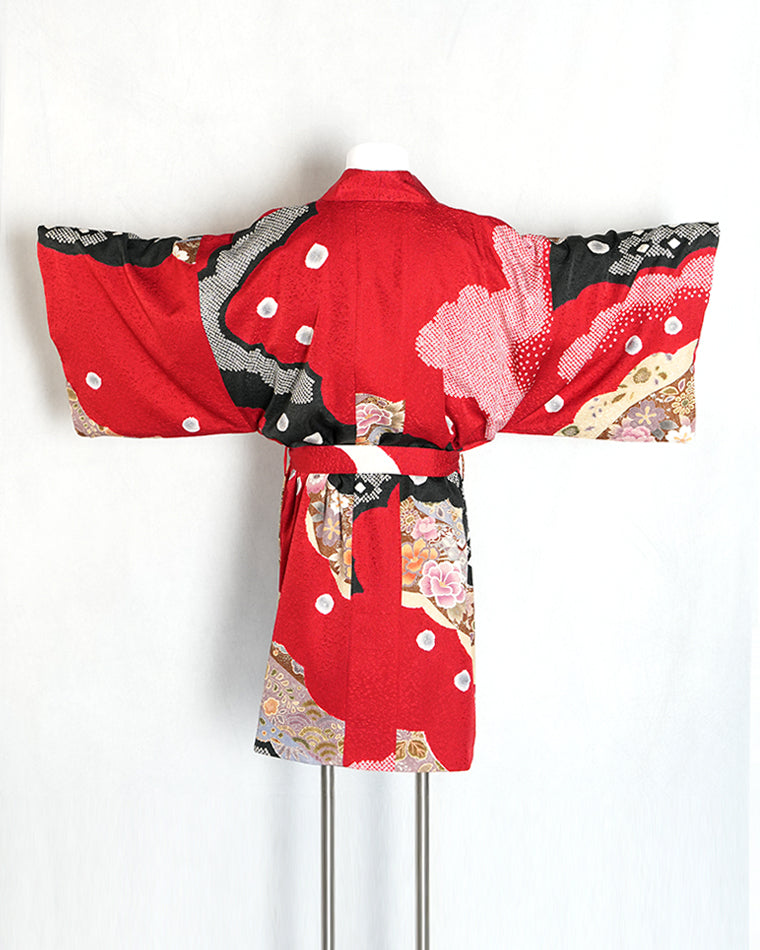 Re-designed Haori - Vintage kimono model (Royal carriage and flower pattern)