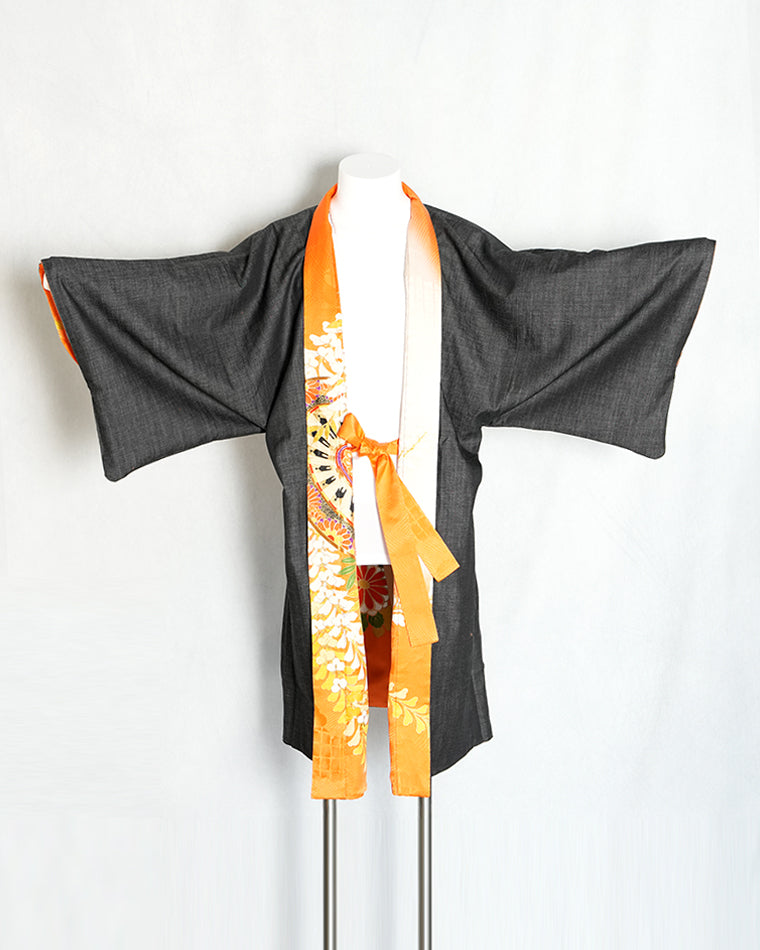 Haori-Vintage kimono model (Royal carriage and wisteria flower pattern)