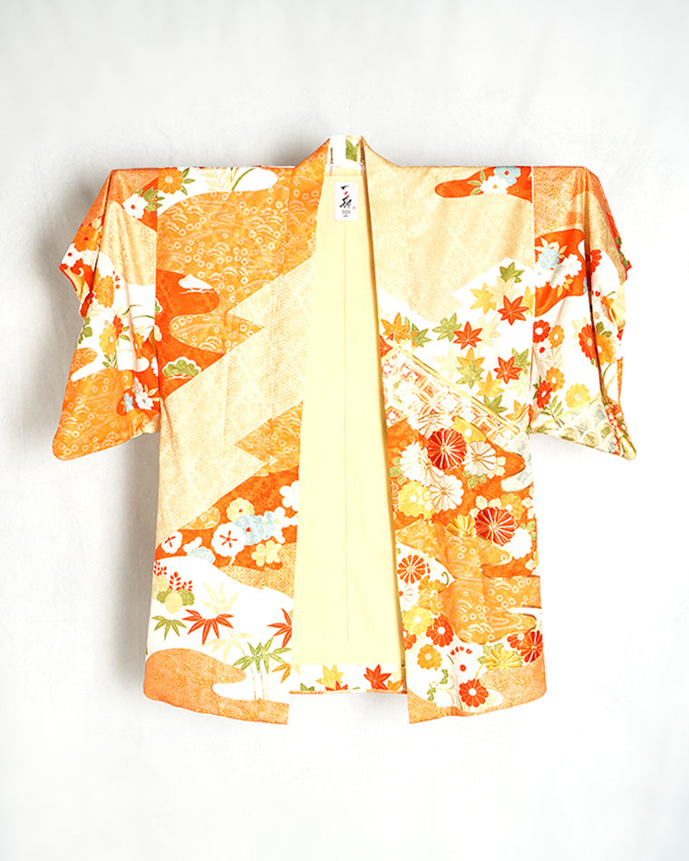 Re-designed Haori - Vintage kimono model (Baby's breath flower pattern)