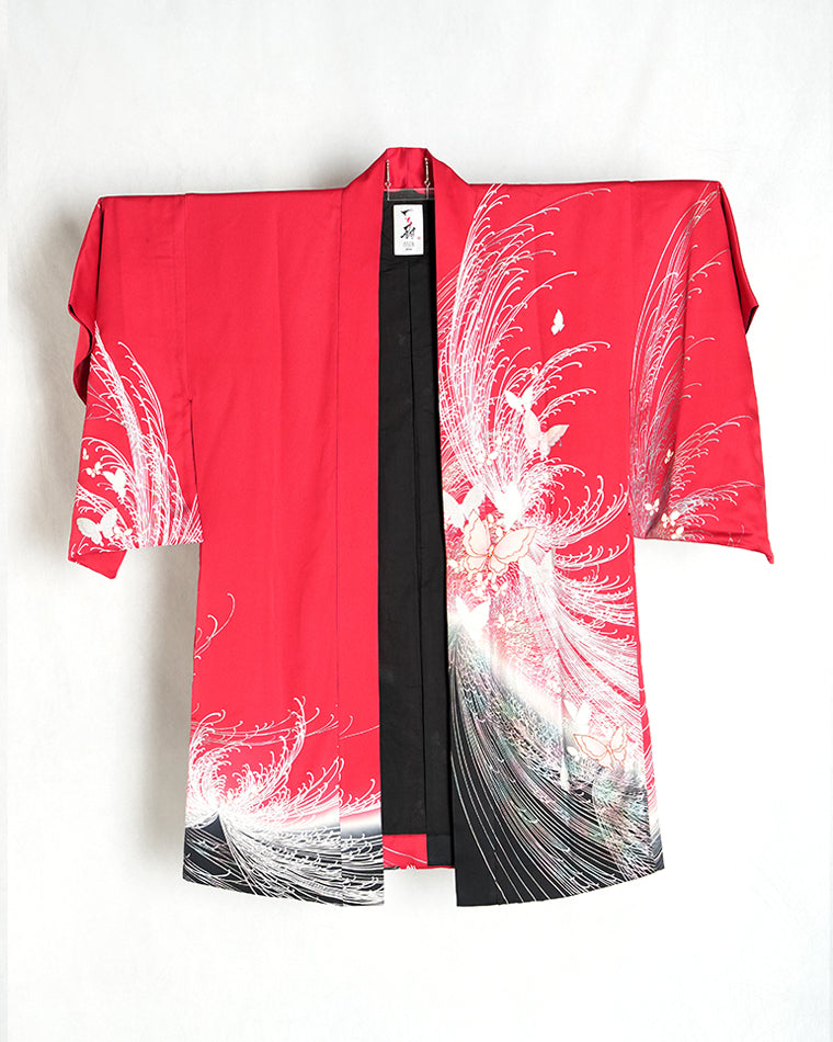 Haori-Vintage kimono model (Chaotically blooming chrysanthemums and dancing butterflies pattern)