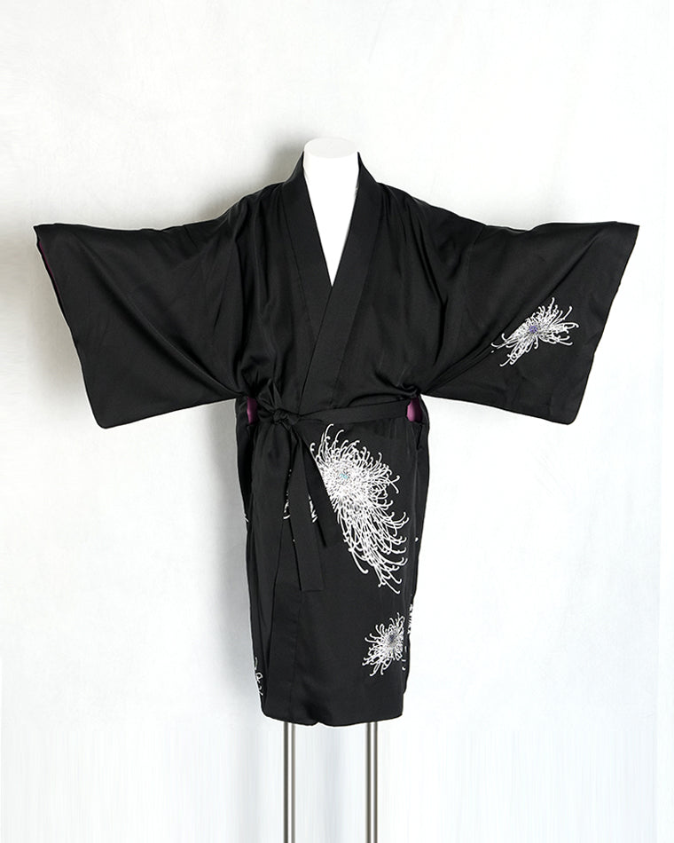 Haori-Vintage kimono model (Blooming chrysanthemum pattern)