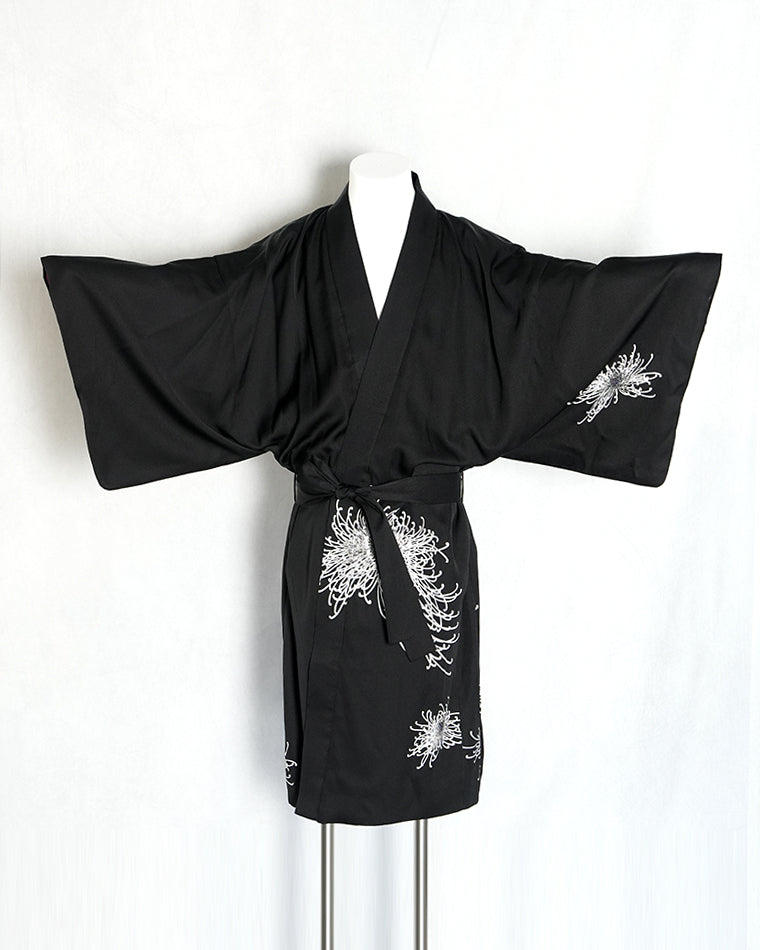 Haori-Vintage kimono model (Blooming chrysanthemum pattern)